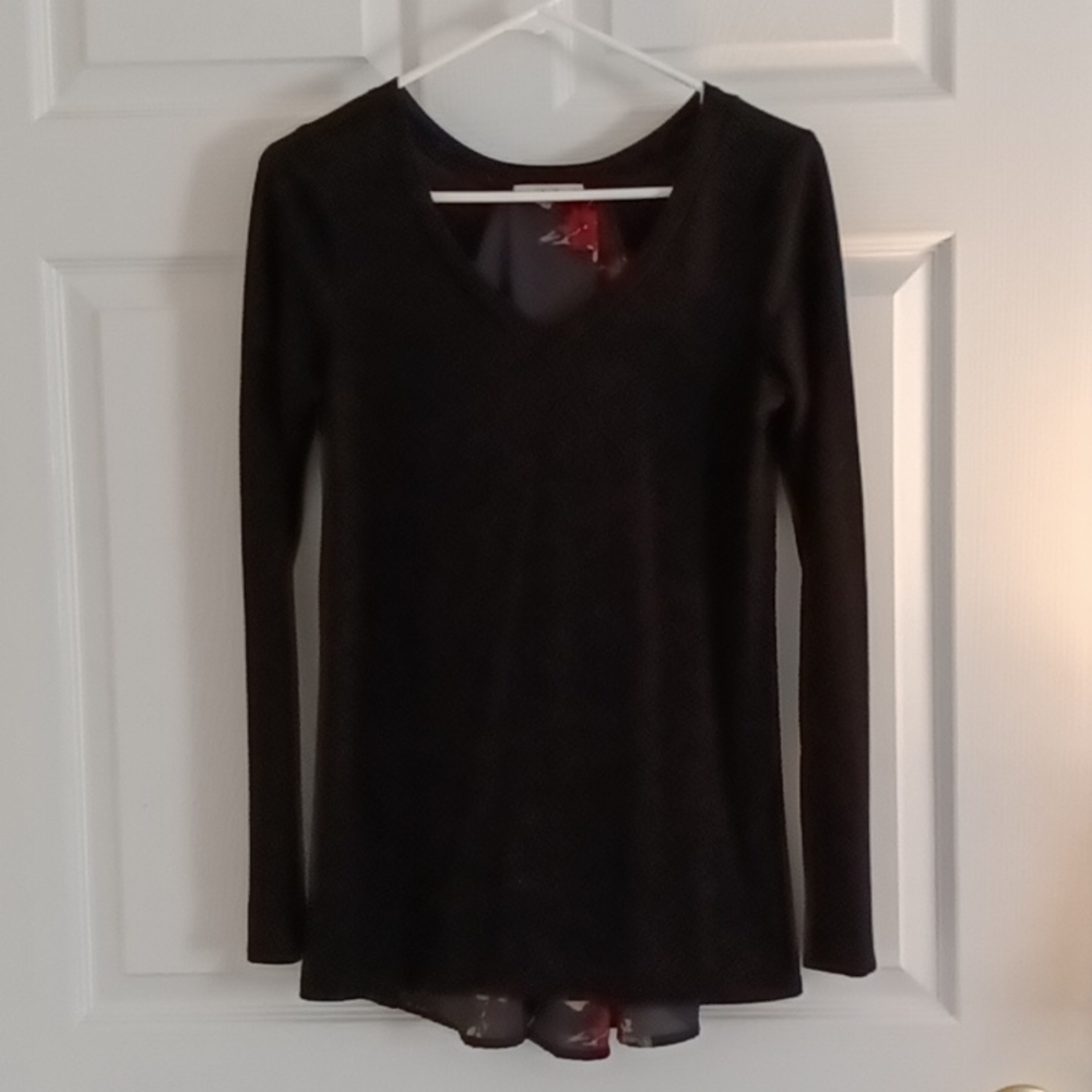Le Lis Women's Long Sleeve Top, Black & Floral, size medium